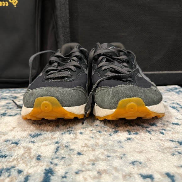 ASICS Jogger x81 Like New- Worn once. - Picture 3 of 5